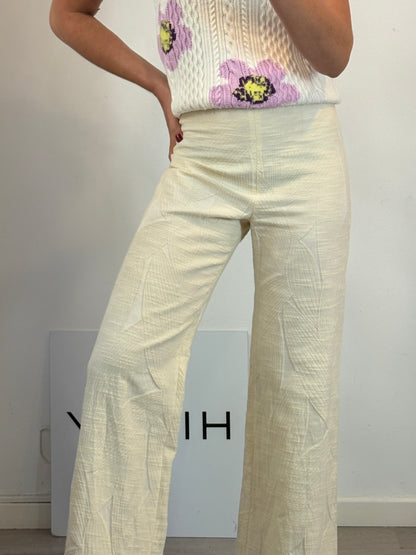 PANAMBI. pantalón textura en crudo