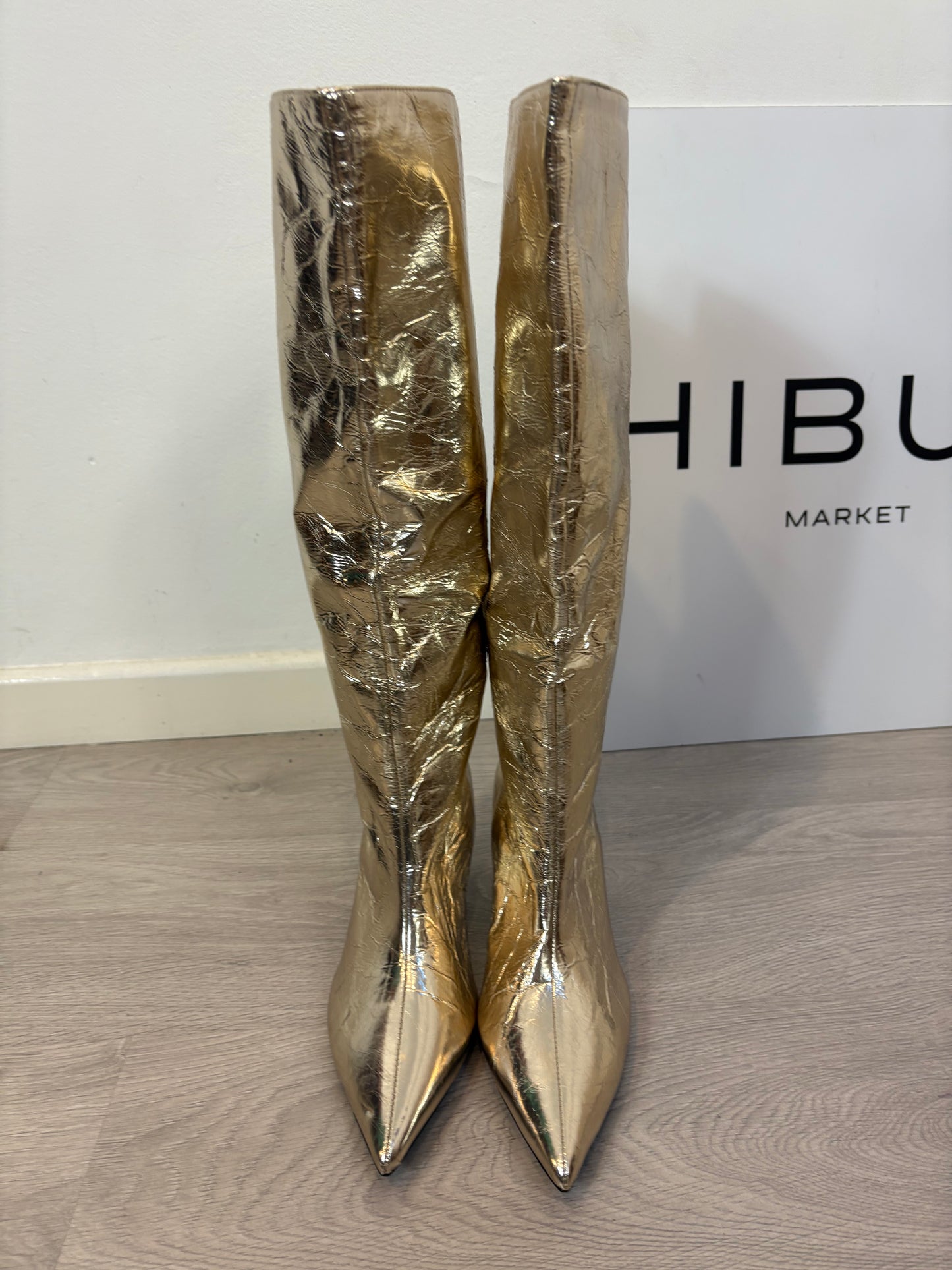 ZARA. Botas altas metalizadas