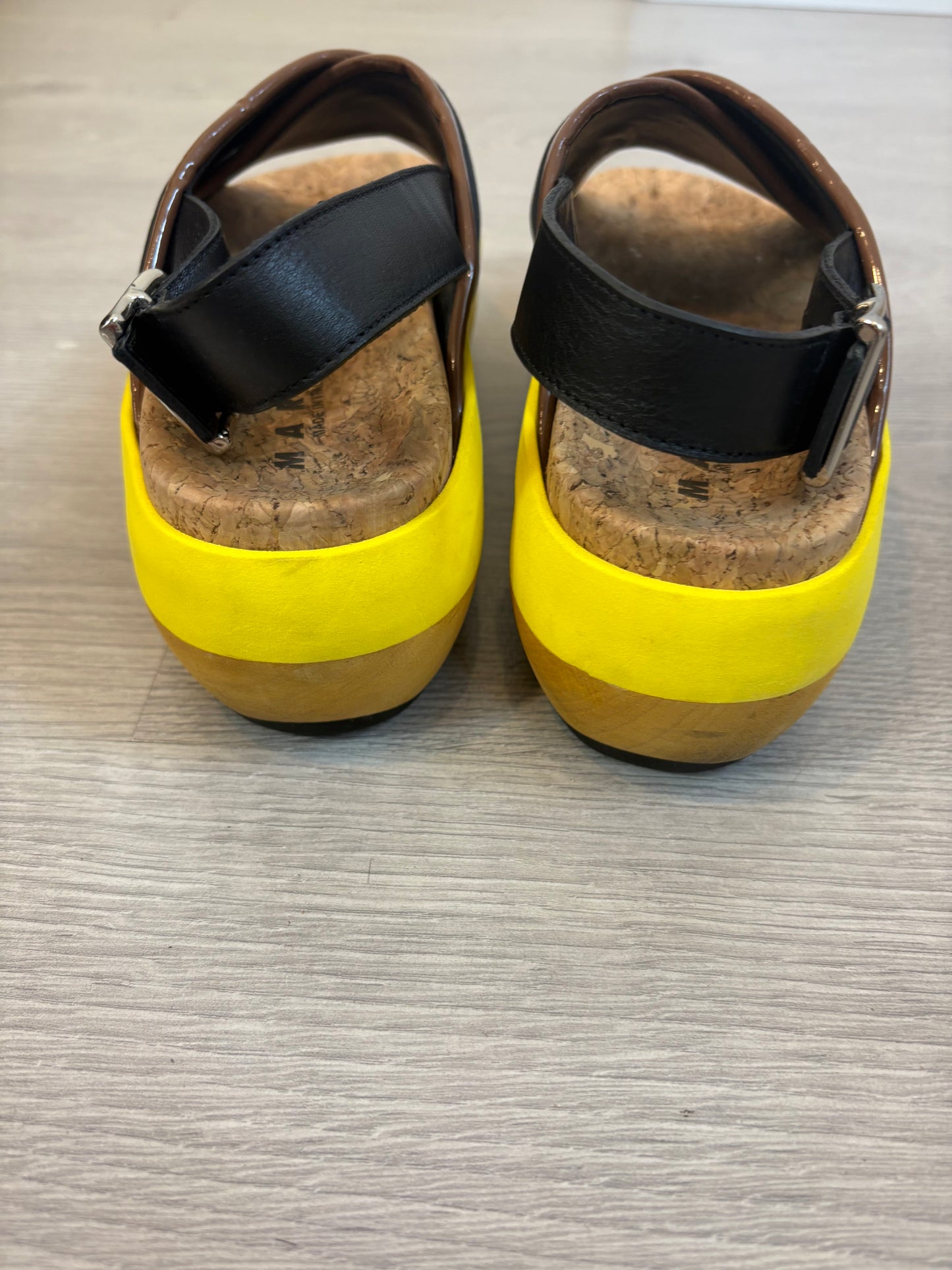 MARNI. Sandalia plataforma modelo Fussbett