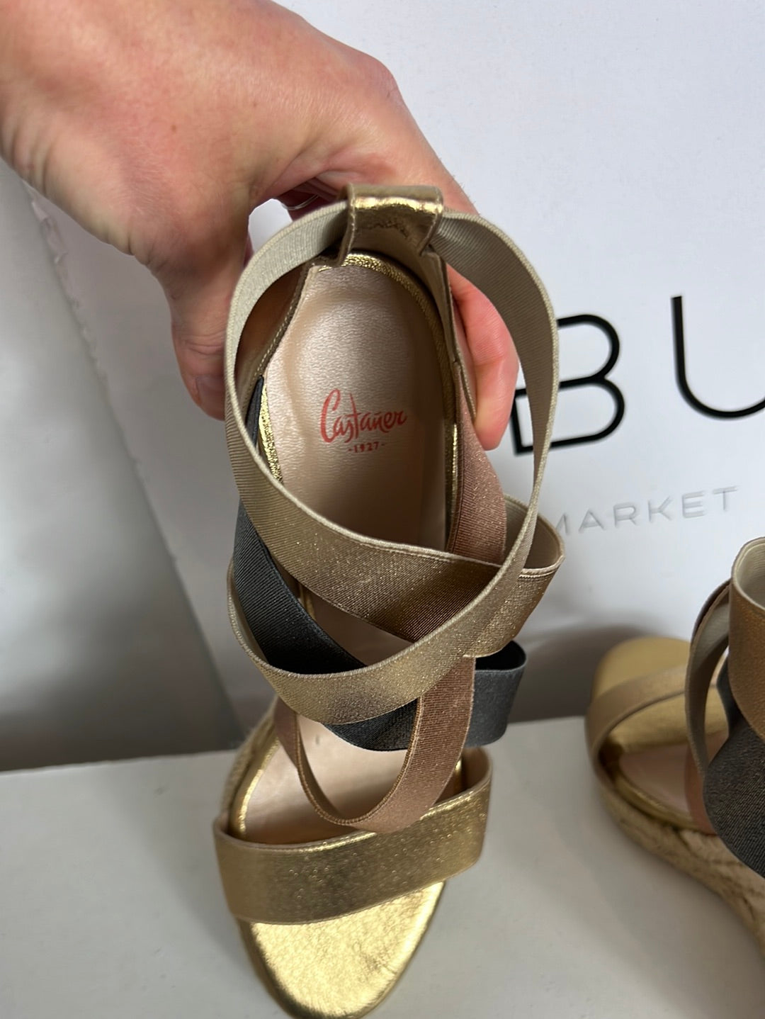 CASTAÑER.  Cuña esparto tiras tricolor. T 40