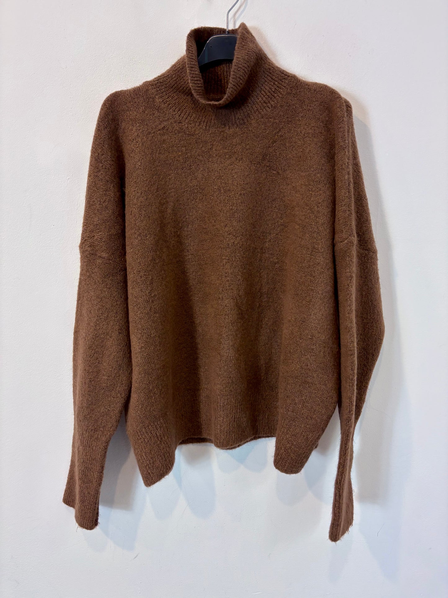ZARA. Black stretch knit top. TL