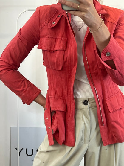 PURIFICACIÓN GARCIA. Chaqueta roja bolsillos. T M (S)