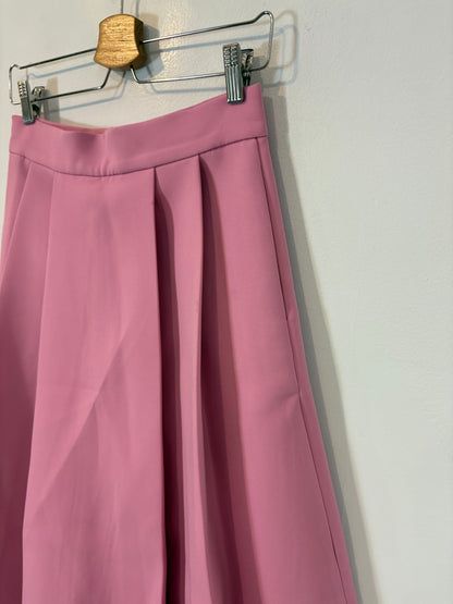 ZARA. Falda midi tablas con bolsillos