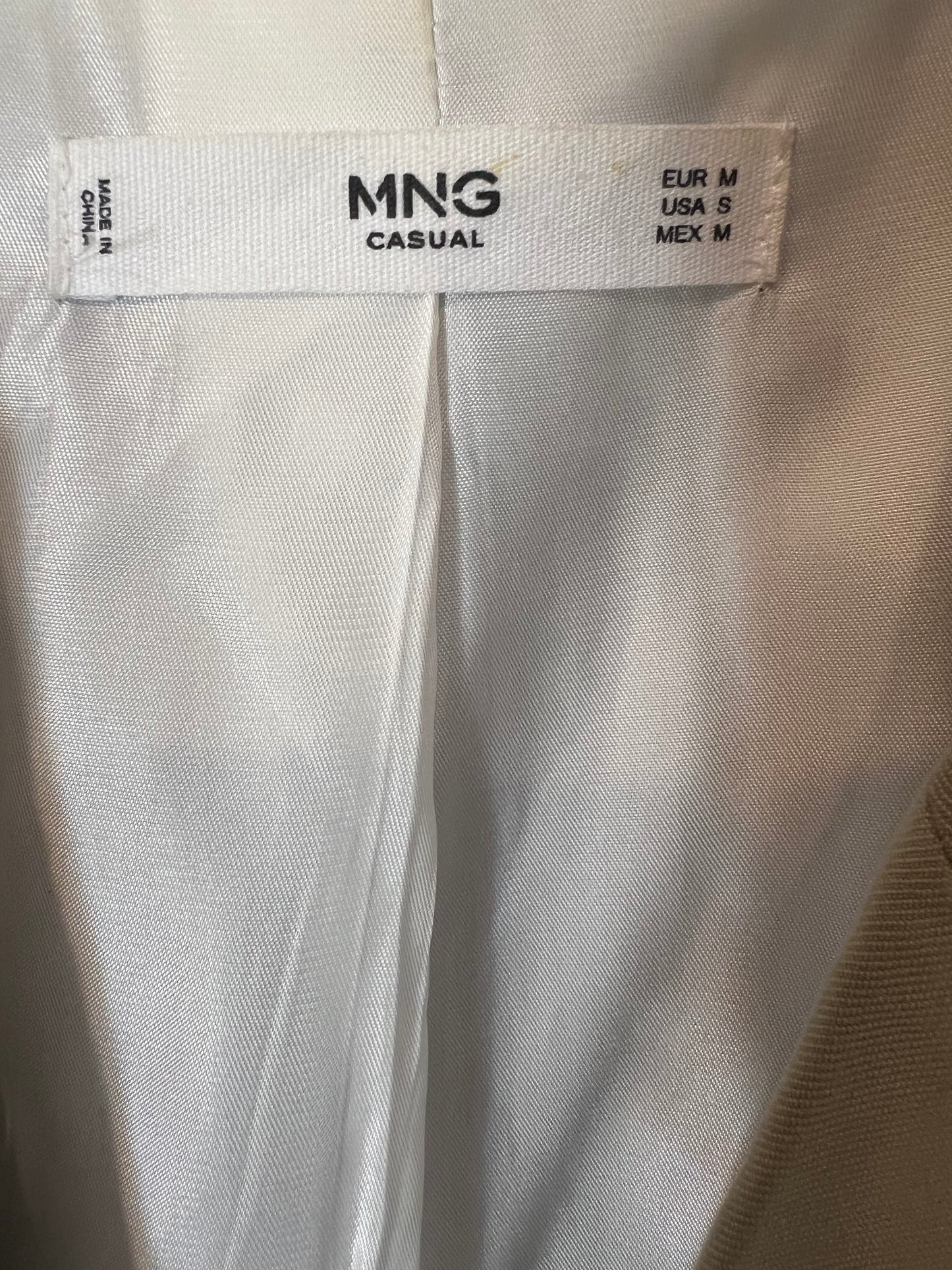 MANGO. Blazer beige fluida T.m