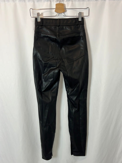 ZARA. Black faux leather trousers with slits. Size XS