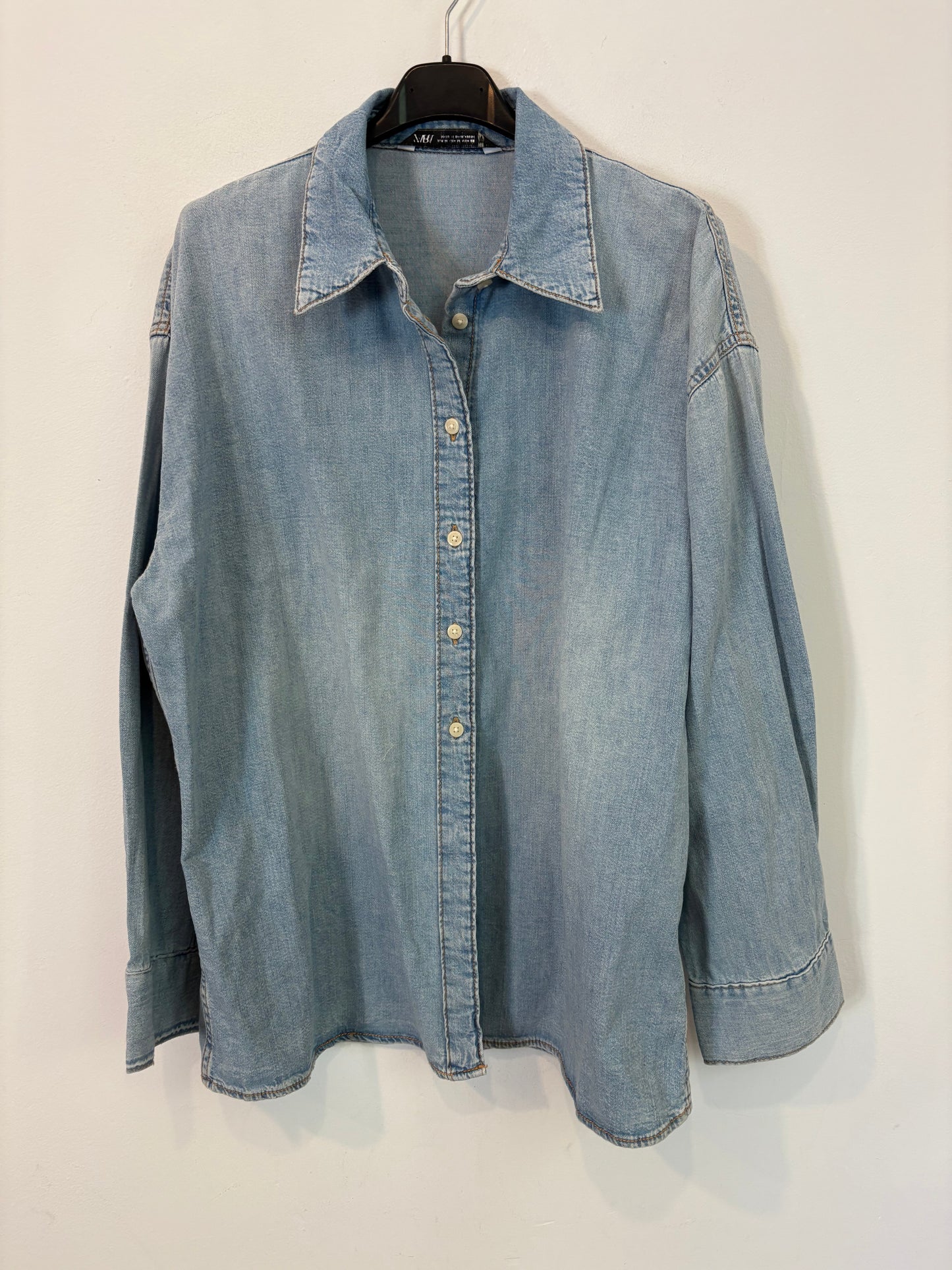 ZARA. Camisa denim. T M