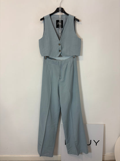 ZARA. Total look azul claro