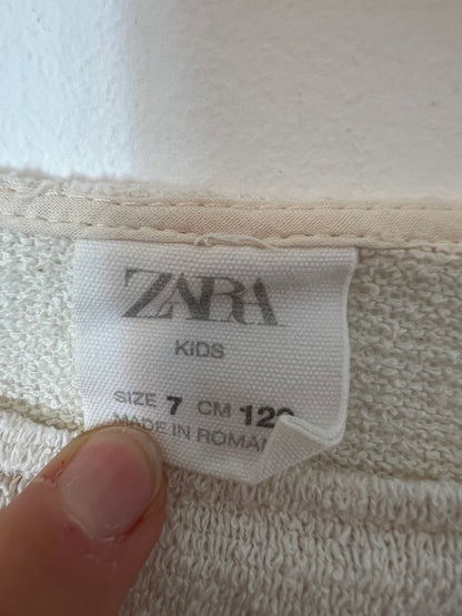 ZARA. Top textura dibujos bordados. T 7 años
