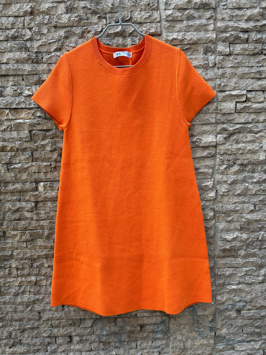 ZARA. Vestido corto punto elástico naranja