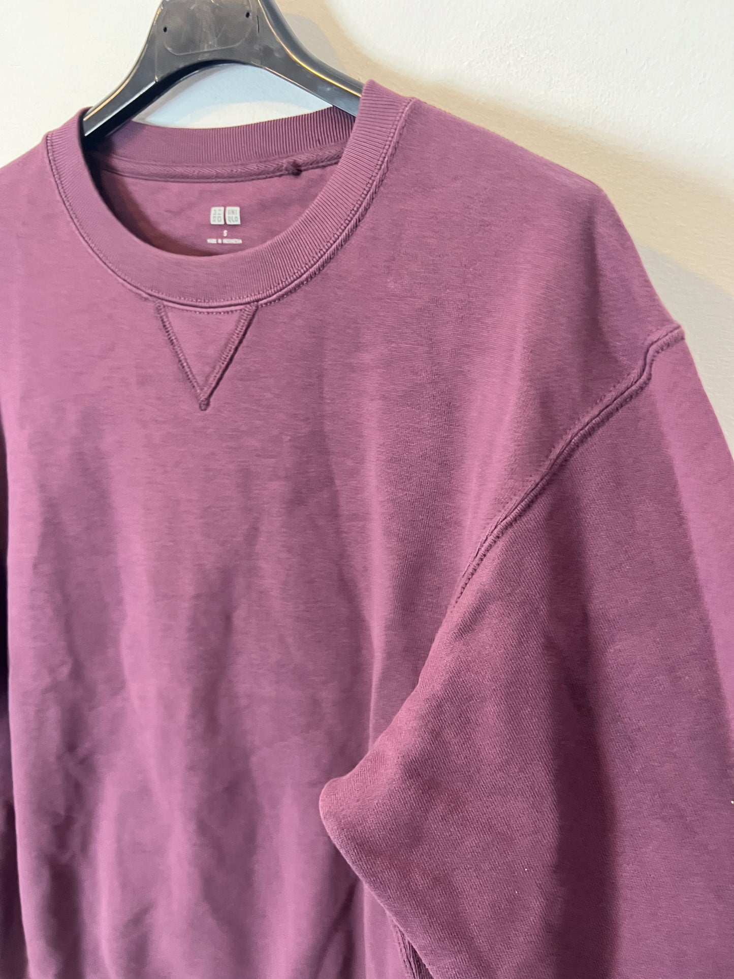 UNIQLO. Basic purple sweatshirt. T.S.