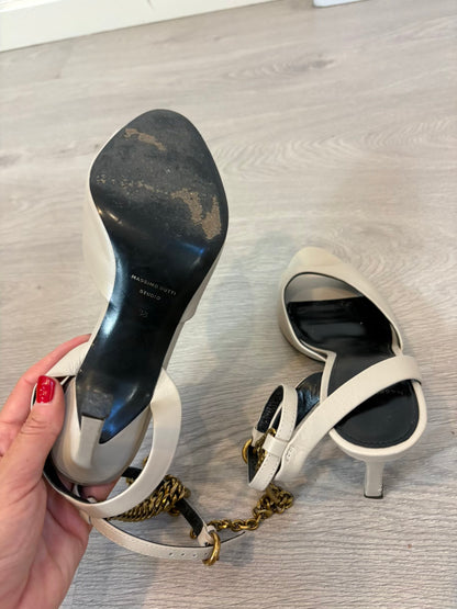 MASSIMO DUTTI STUDIO. Sandalia piel en crudo. T 38