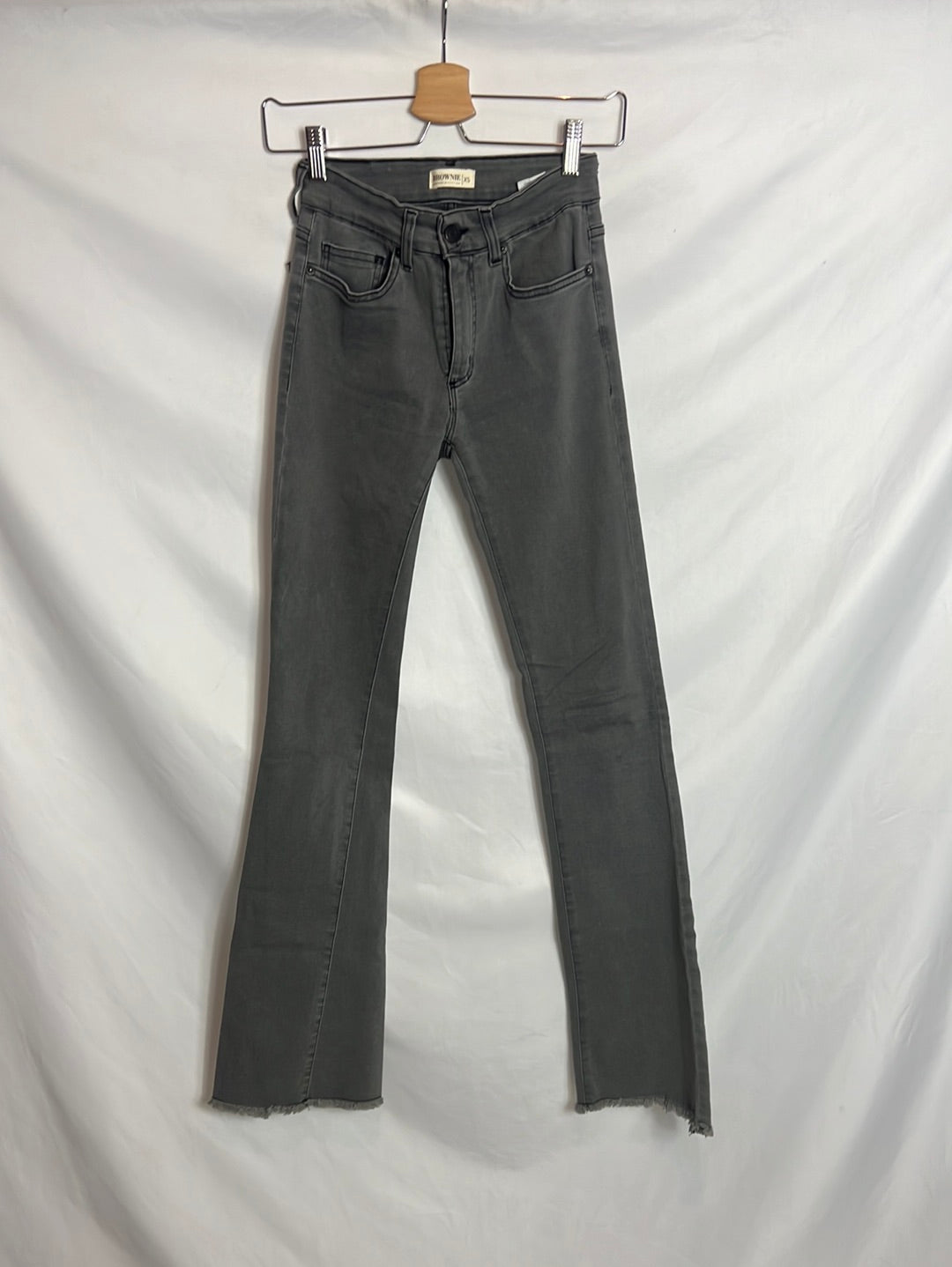BROWNIE. Pantalón gris campana. T XS