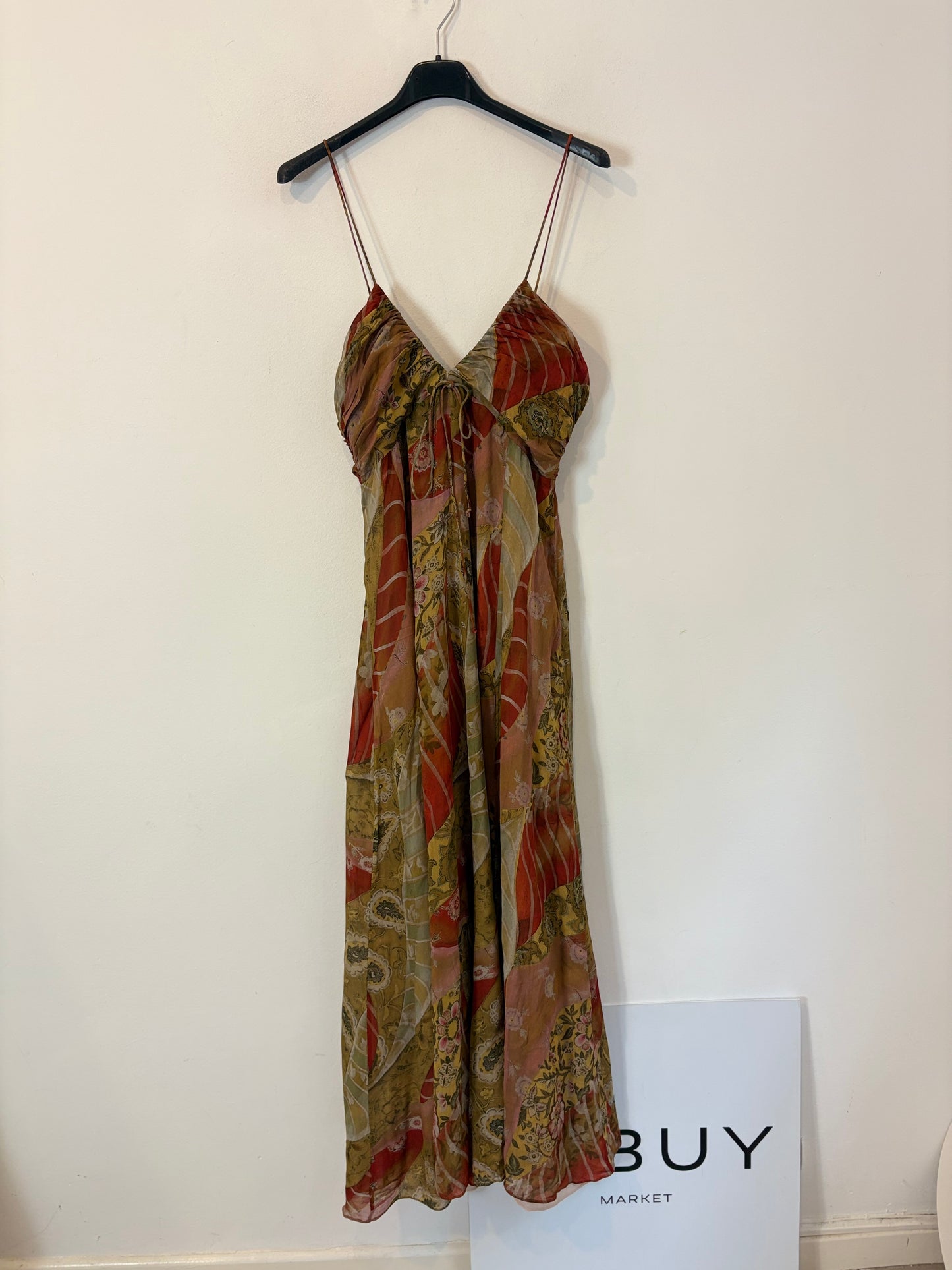 ZARA. Vestido midi vaporoso estamapdo