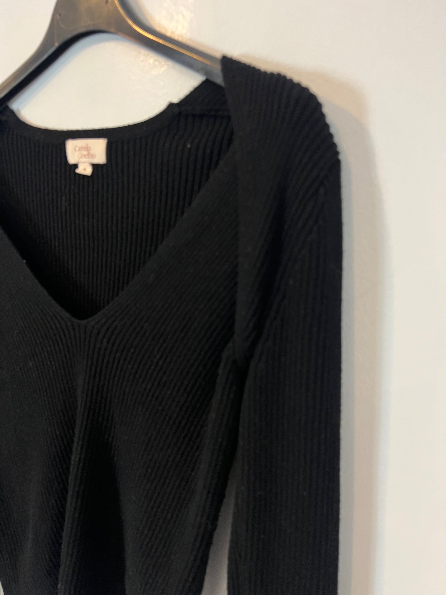 CAMILA COELHO. Top negro canalé T.s