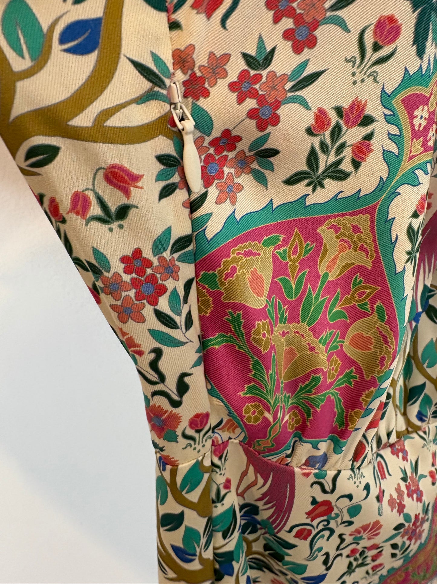 SANDRO. Vestido corto estampado flores