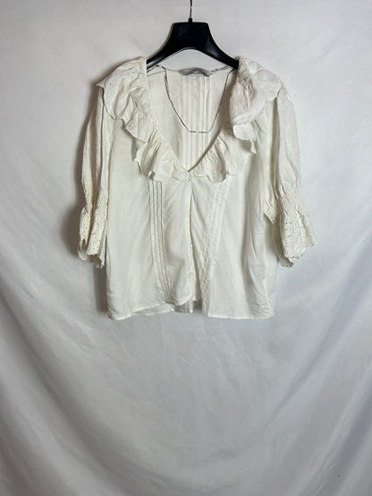 ZARA. Vintage-style beige blouse Ts