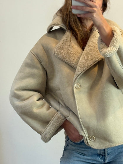 ZARA. Abrigo dobla faz beige