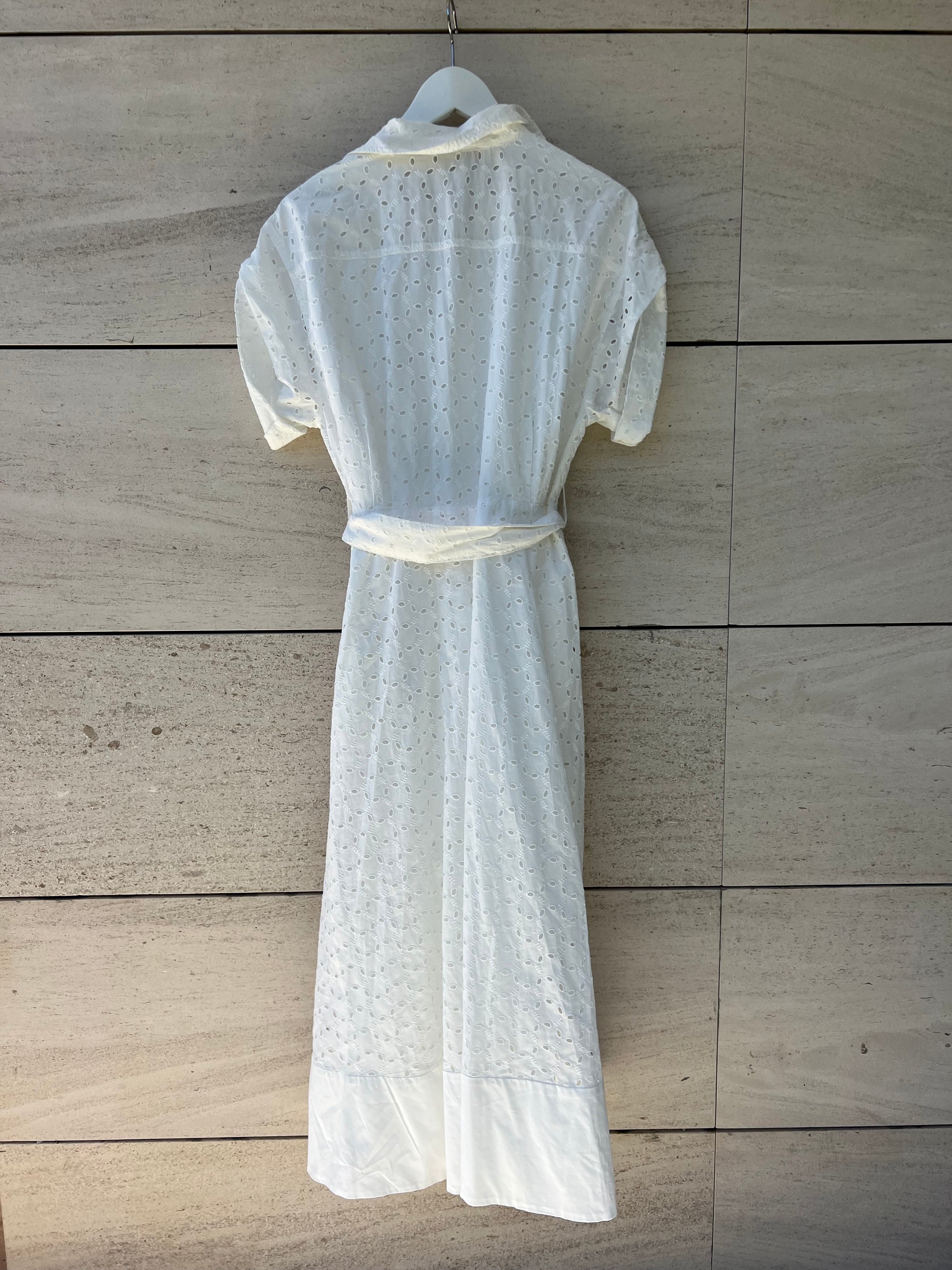ZARA. Long embroidered shirt dress. TS Hibuy market ZARA. Long embroidered shirt dress. TS Hibuy market