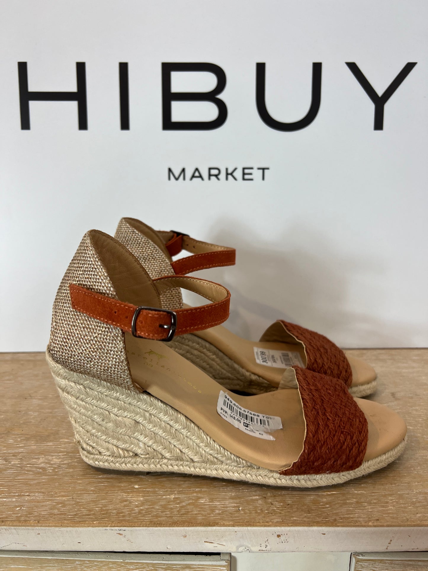 They are very Castilian. Cuba esparto cauldron. T 39