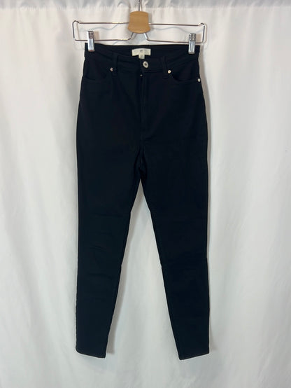 H&amp;M. Black skinny pants size 36