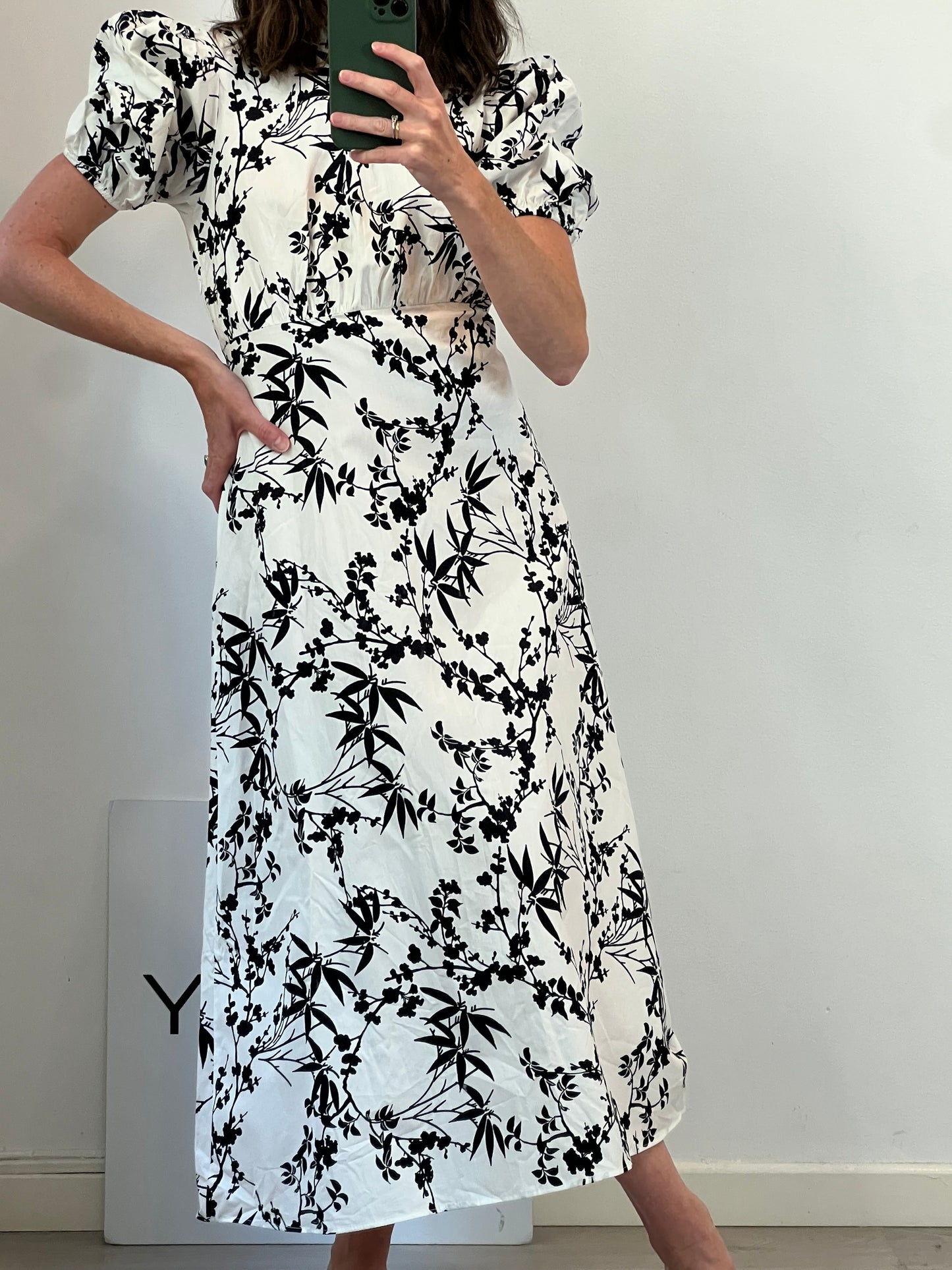 ZARA. Vestido blanco flores T.s