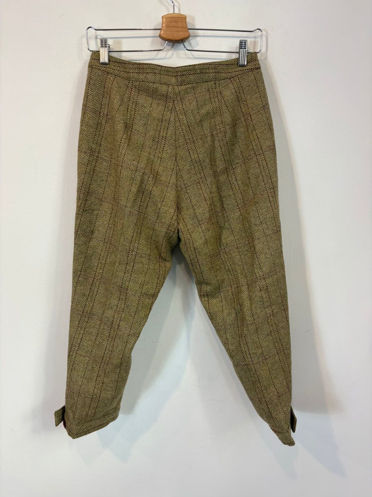 TBA. Pantalón cropped lana espiga