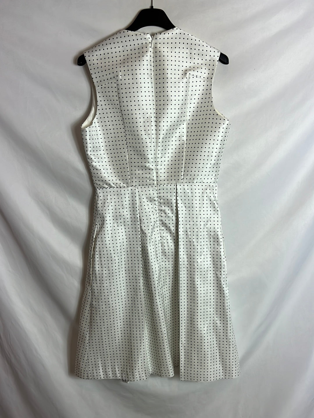 ADOLFO DOMINGUEZ. White mini dress with black polka dots. Size 38