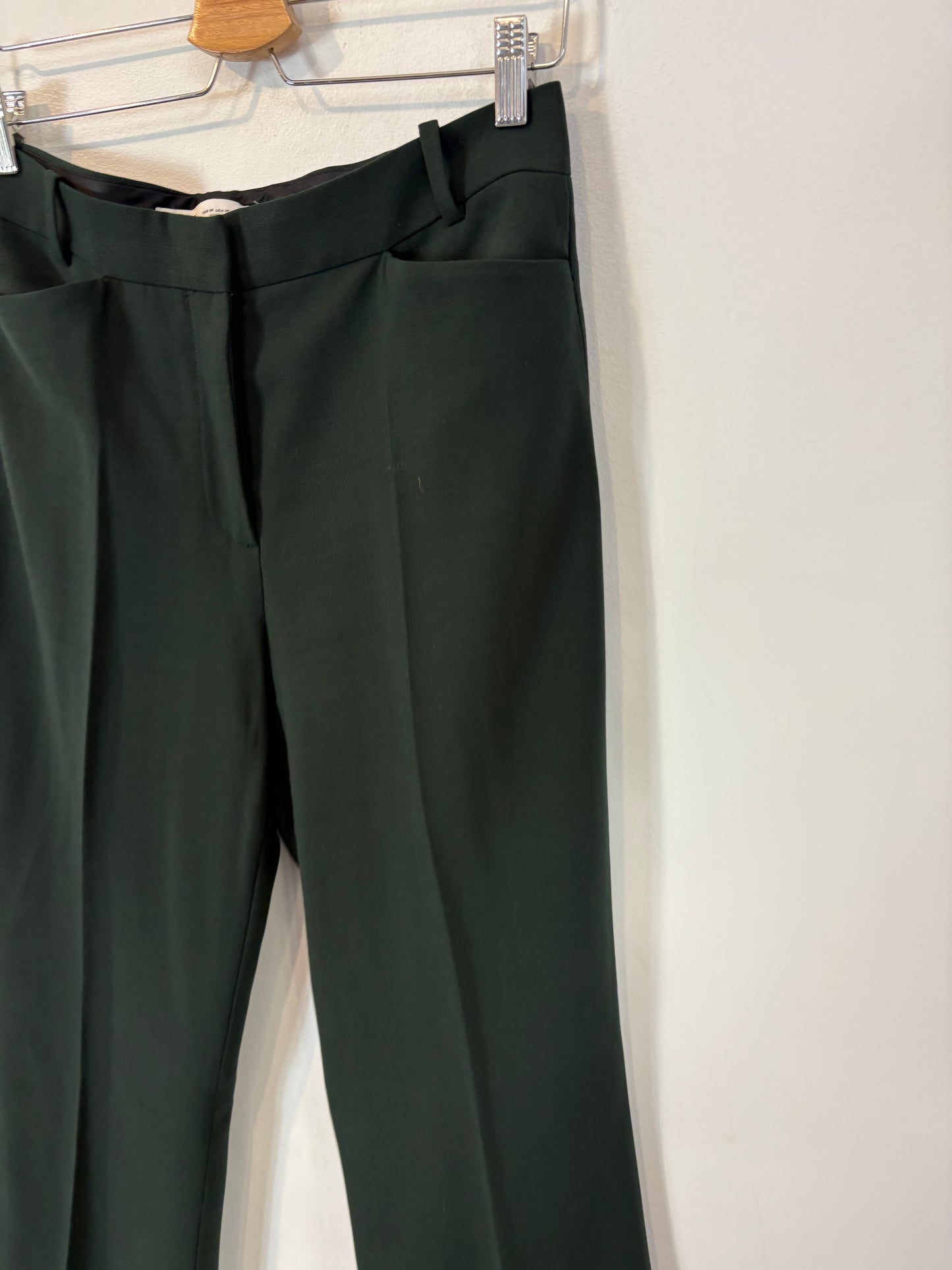 ZARA. pantalón fluido verde