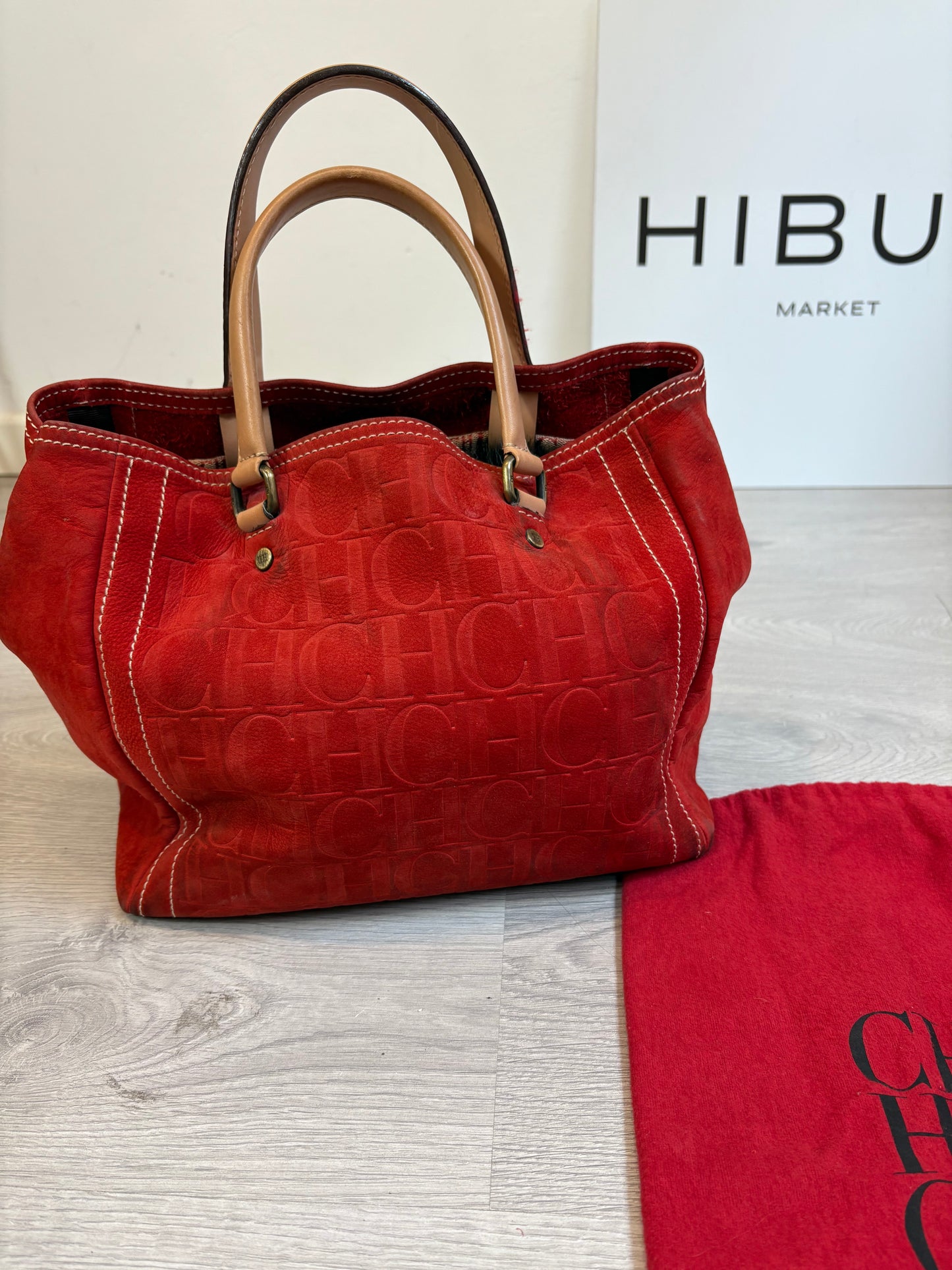 CAROLINA HERRERA. Bolso piel rojo