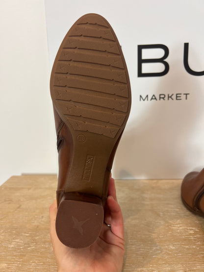 PIKOLINO. Camel studded ankle boots, size 38