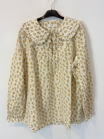 MANGO. Blusa flores mini textura