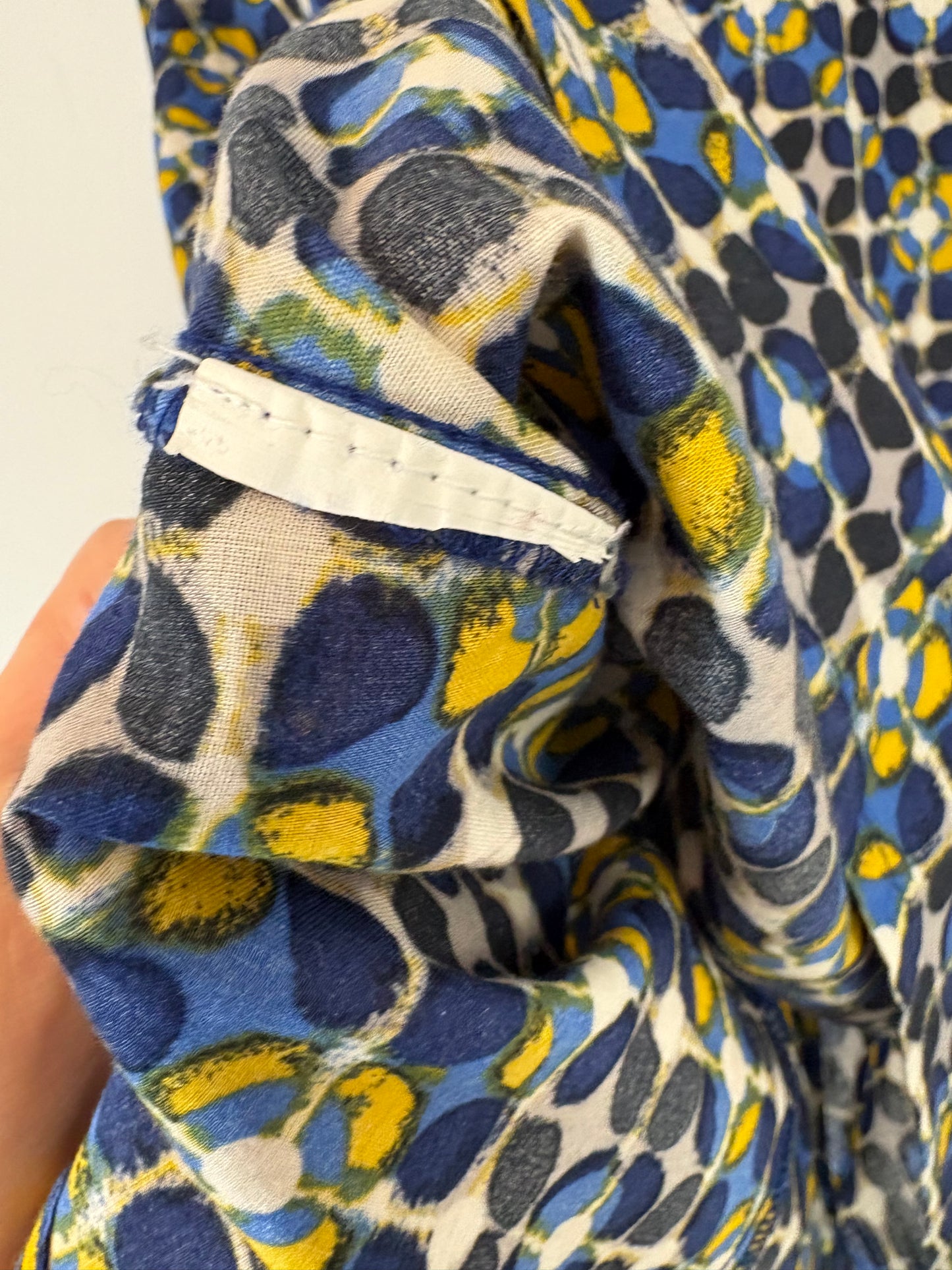 S. OLIVER. Camisa azul estampada
