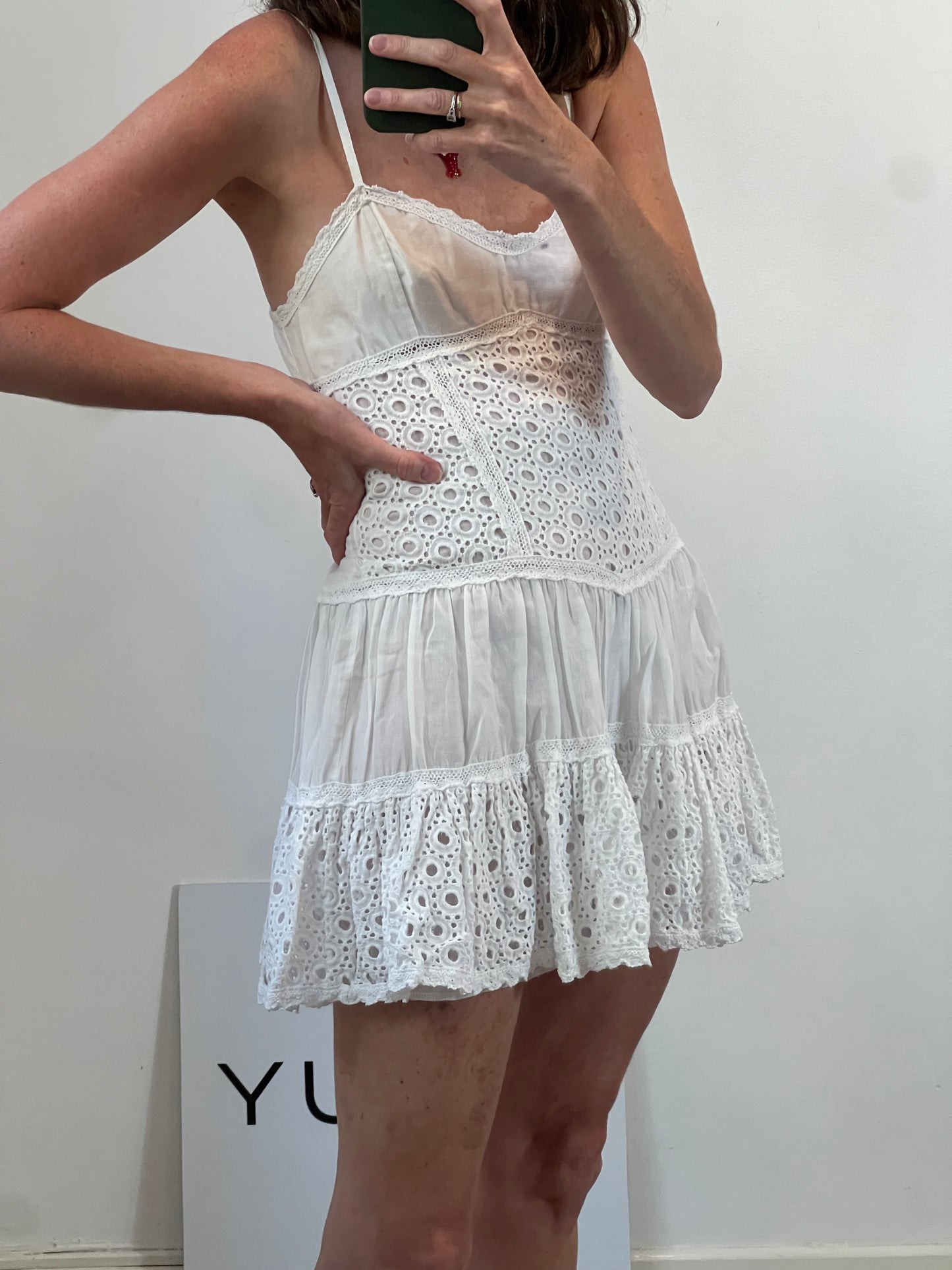 DERA. Vestido blanco troquelado T.s