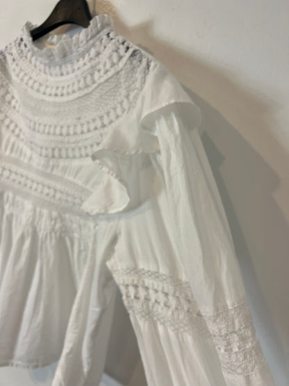 THE NEW SOCIETY. White lace blouse. TL