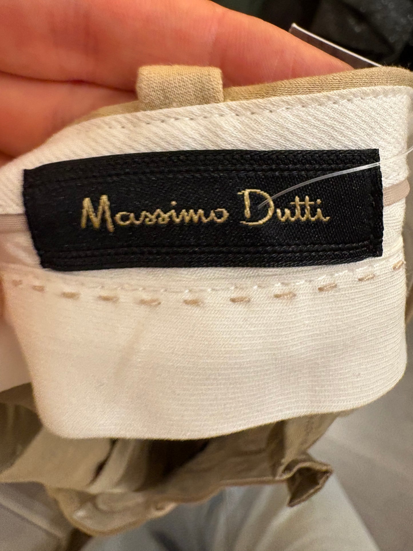 MASSIMO DUTTI. Pantalón traje beige. T.42