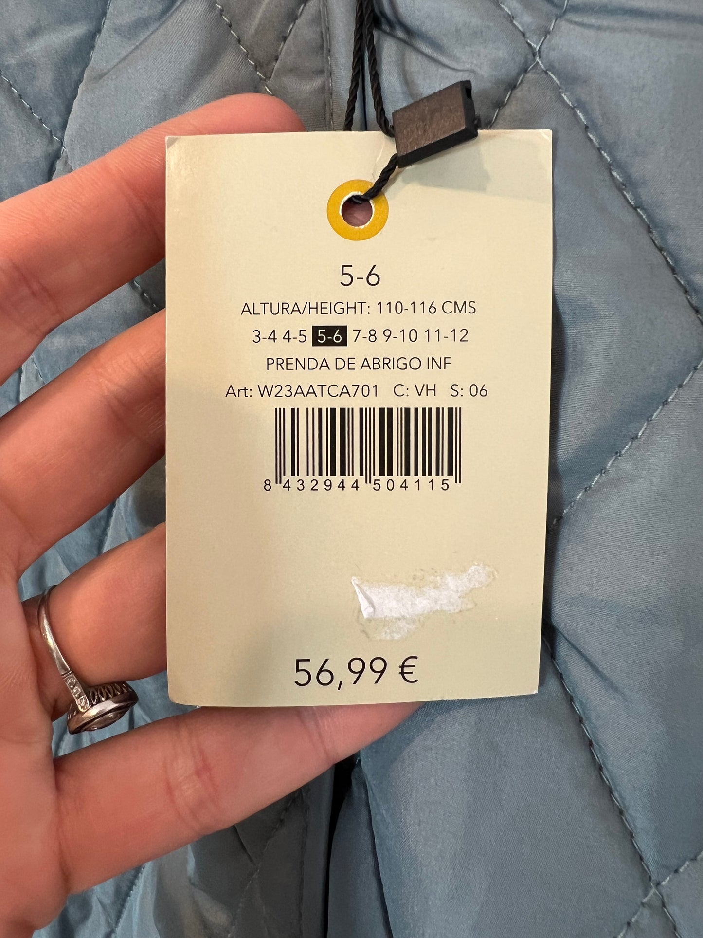 GOCCO. Abrigo acolchado azul claro. T 5-6 años