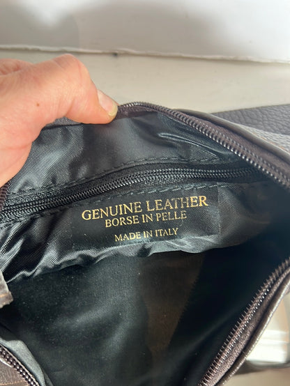 OTRAS. Bolso piel marrón asa corta