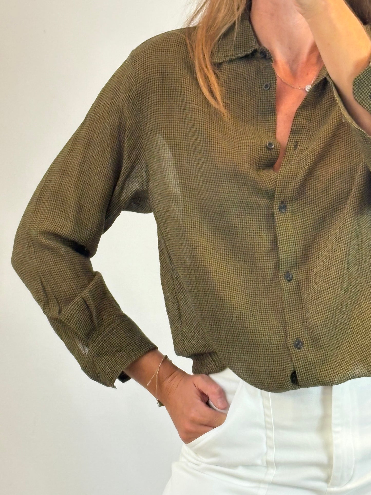 MASSCOB. Blusa verde caqui mezcla.