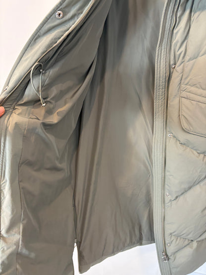 LILY. Plumas largo capucha pelo