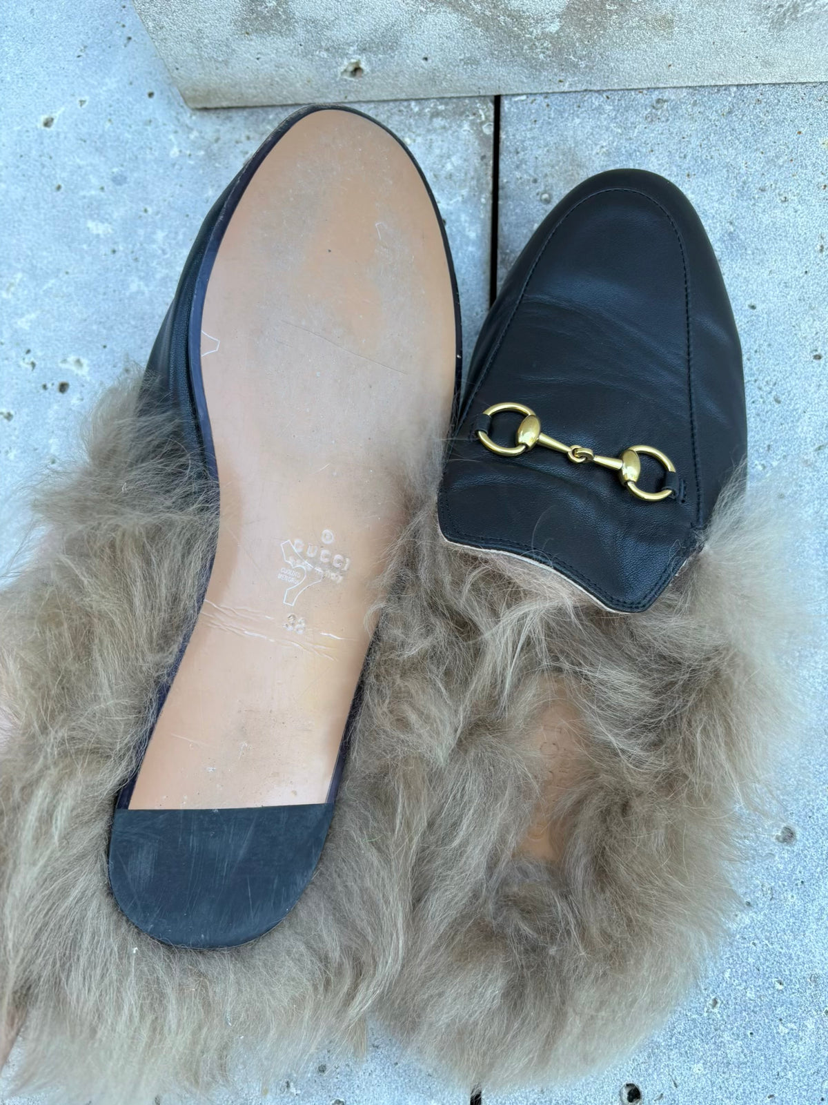 GUCCI. Mules Princetown forro pelo. T 38