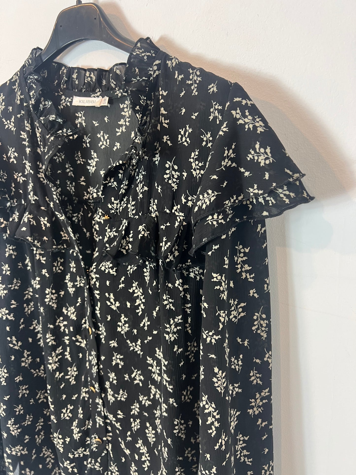 KILIBBI. Blusa negra semi transparente . T S/M