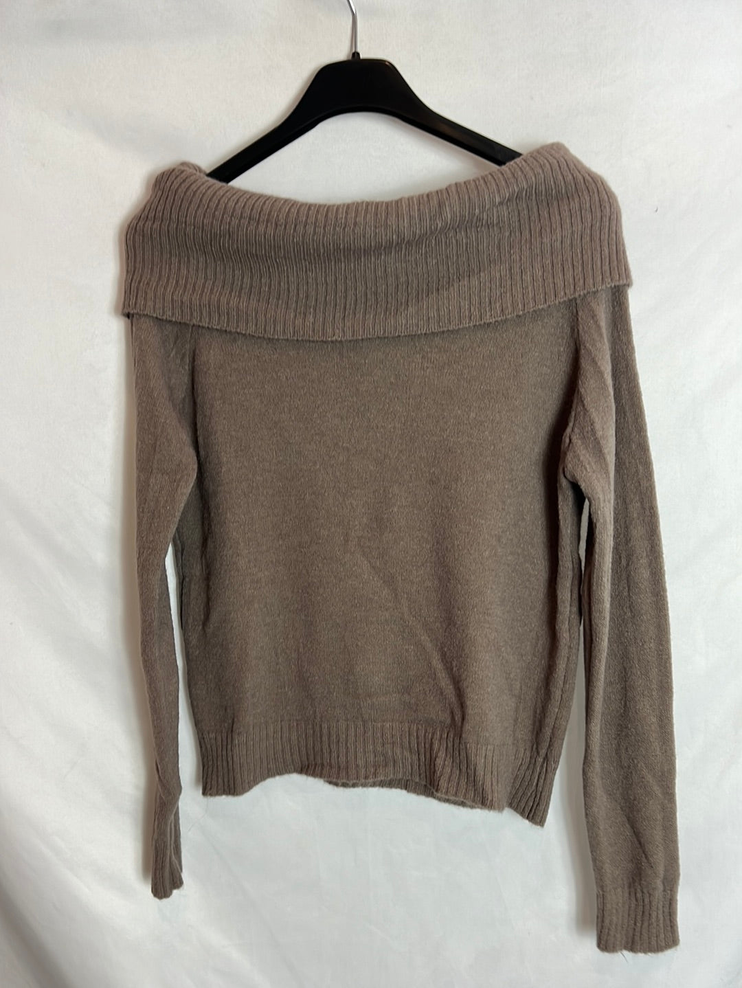 OTRAS. Jersey marrón detalle cuello. T U(S)