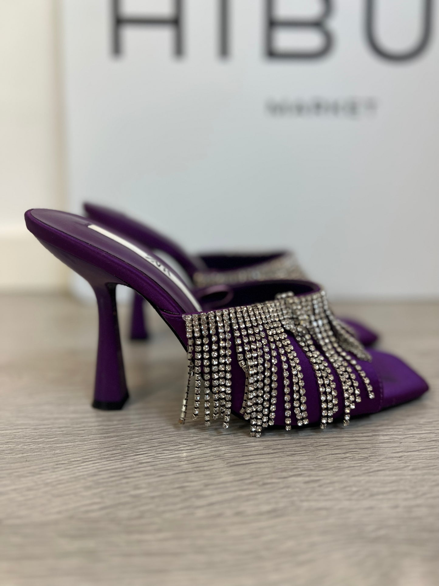 ZARA. Sandalias tacón pedrería. T 38