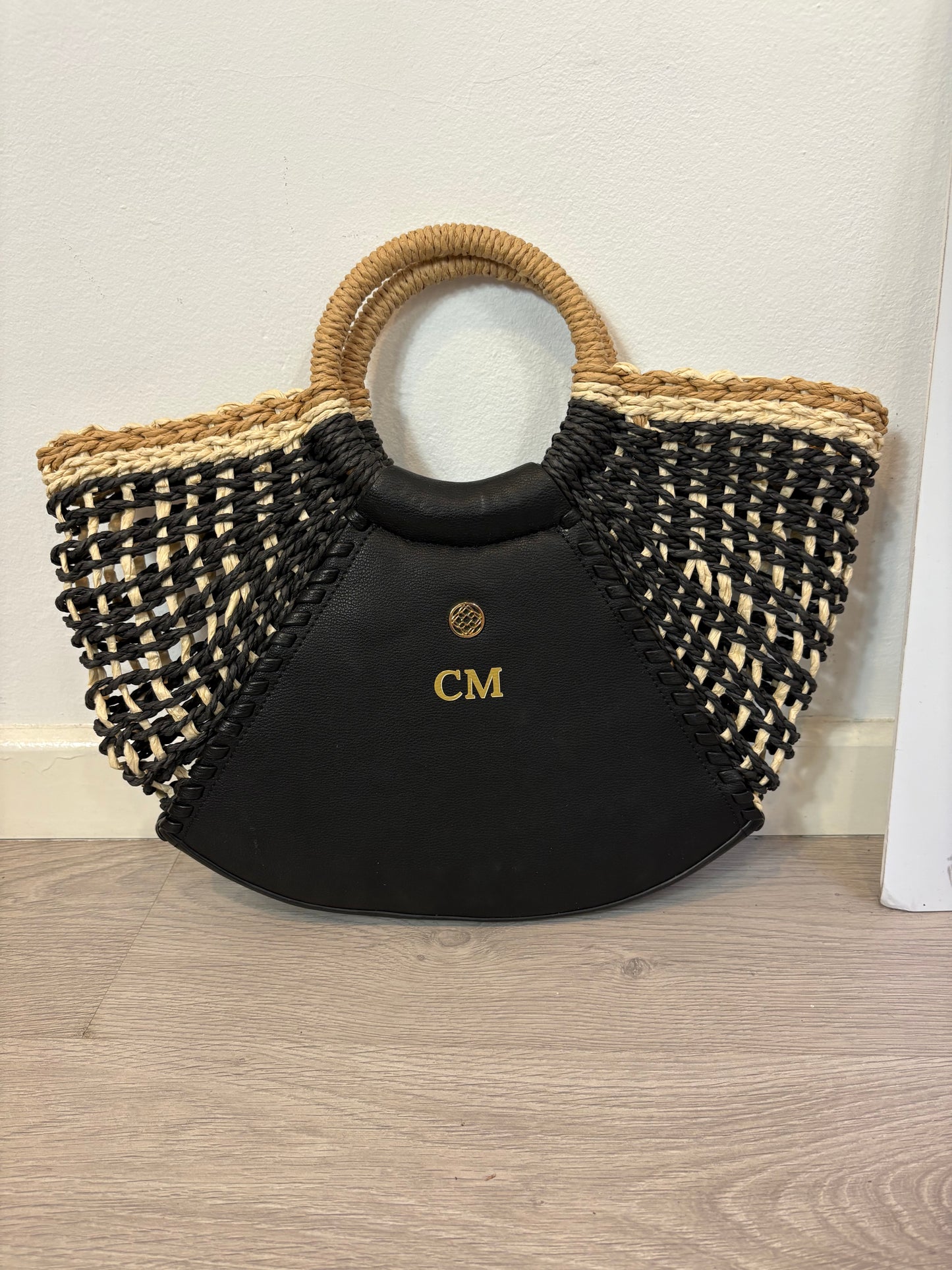 LONBALI. Bolso de mano siglas