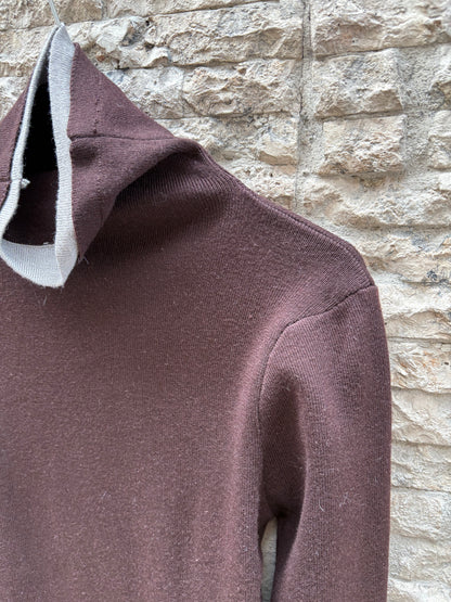 VRG GRL. Jersey marrón cuello alto con lana