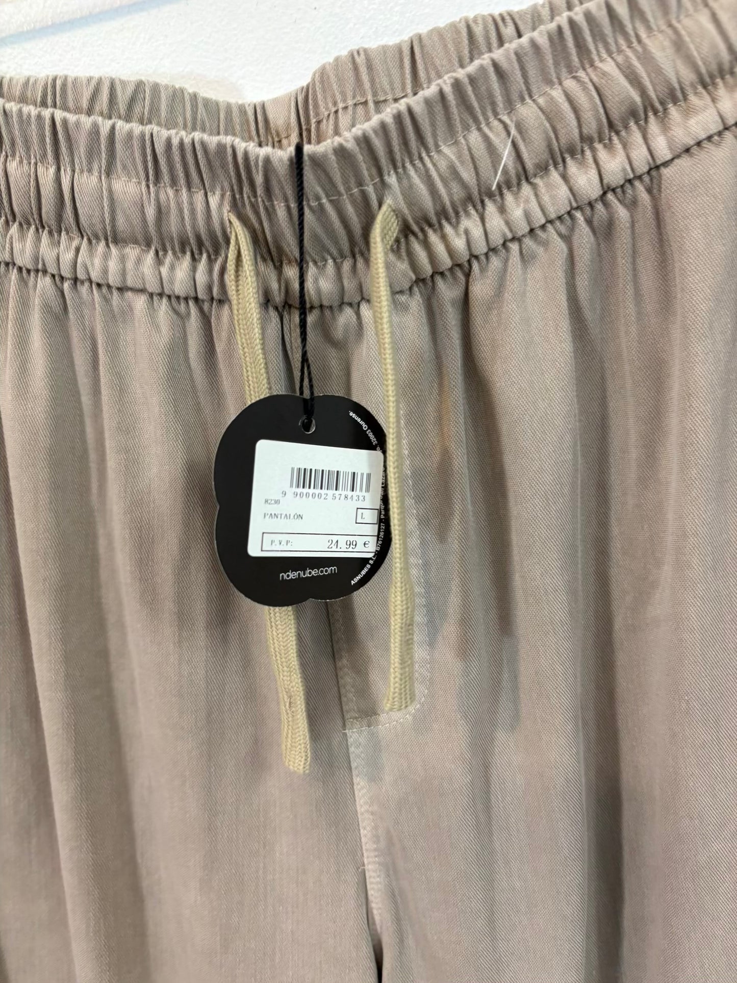 Pantalón beige fluido