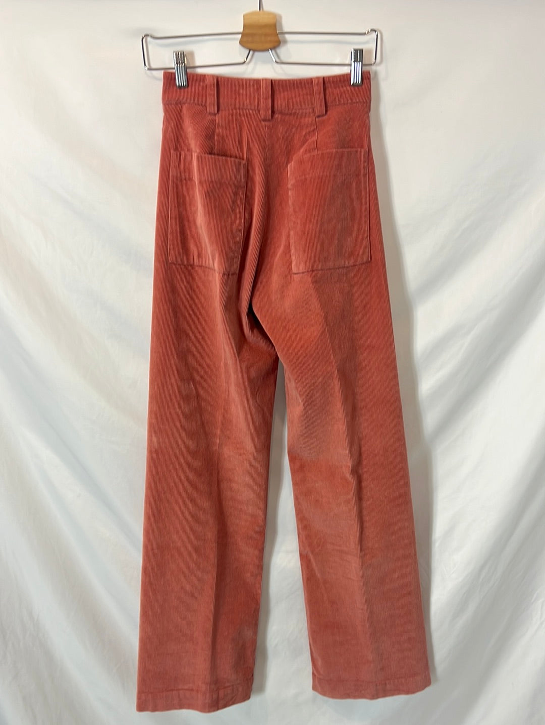 ZARA. Pantalón rosa pana T.34