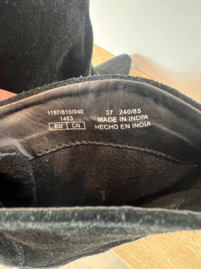 ZARA. Botines negros antelina T.37