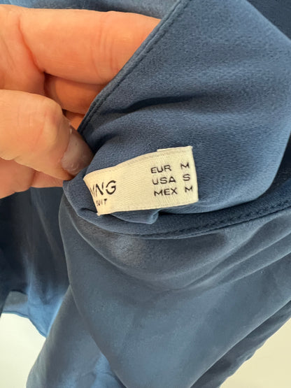 MANGO. Top halter satinado azul . T M