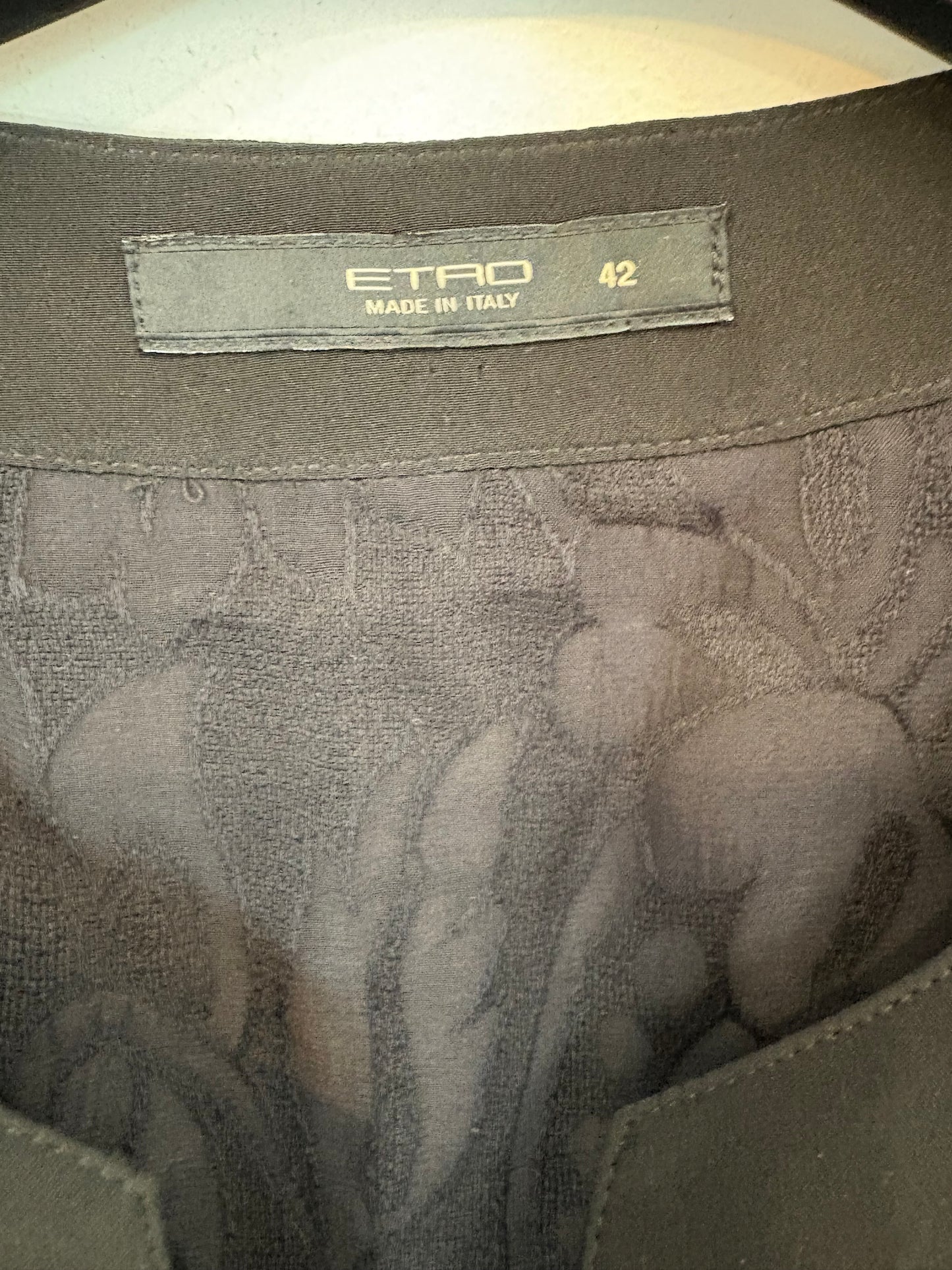 ETRO. Blusa negra con seda. T 42 (38)